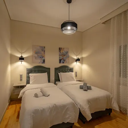 Meteora Rockside Apartment