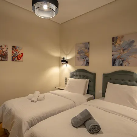 Meteora Rockside Apartment